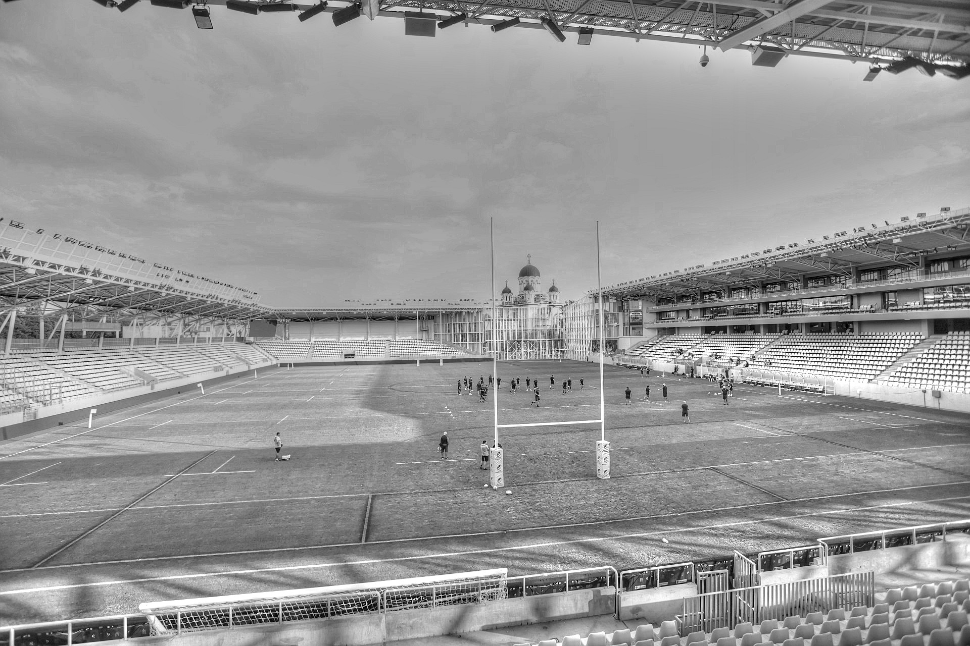 ROMÂNIA / FRR: Stejarii au ajuns chiriași pe bani mulți în propria casă! 25.000 de euro, chirie pentru un meci