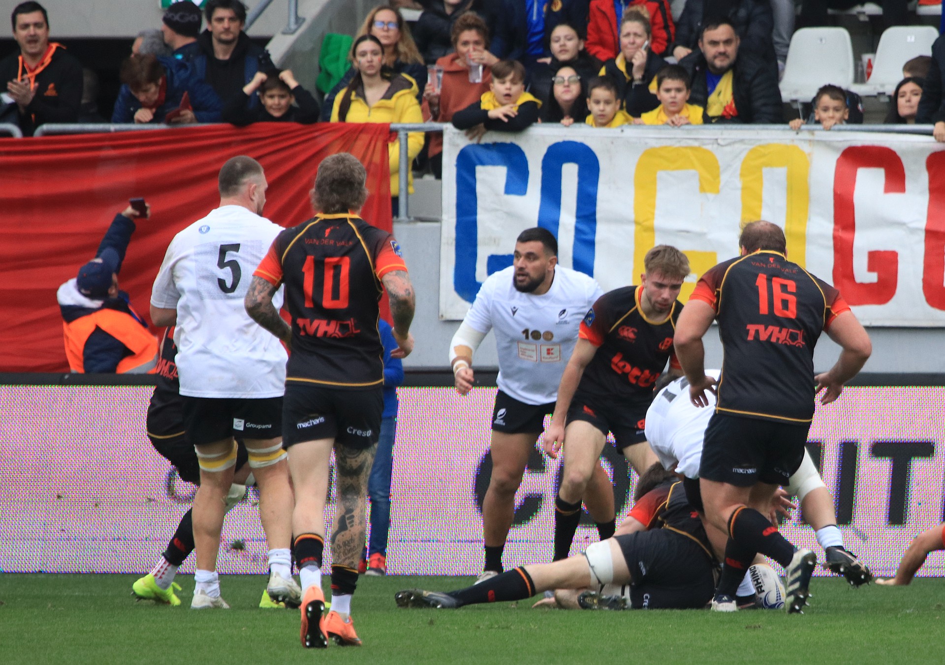 ROMÂNIA / ECHIPA NAȚIONALĂ DE SENIORI: Și meciul cu Belgia a ilustrat că... „Ne complicăm singuri existența!”