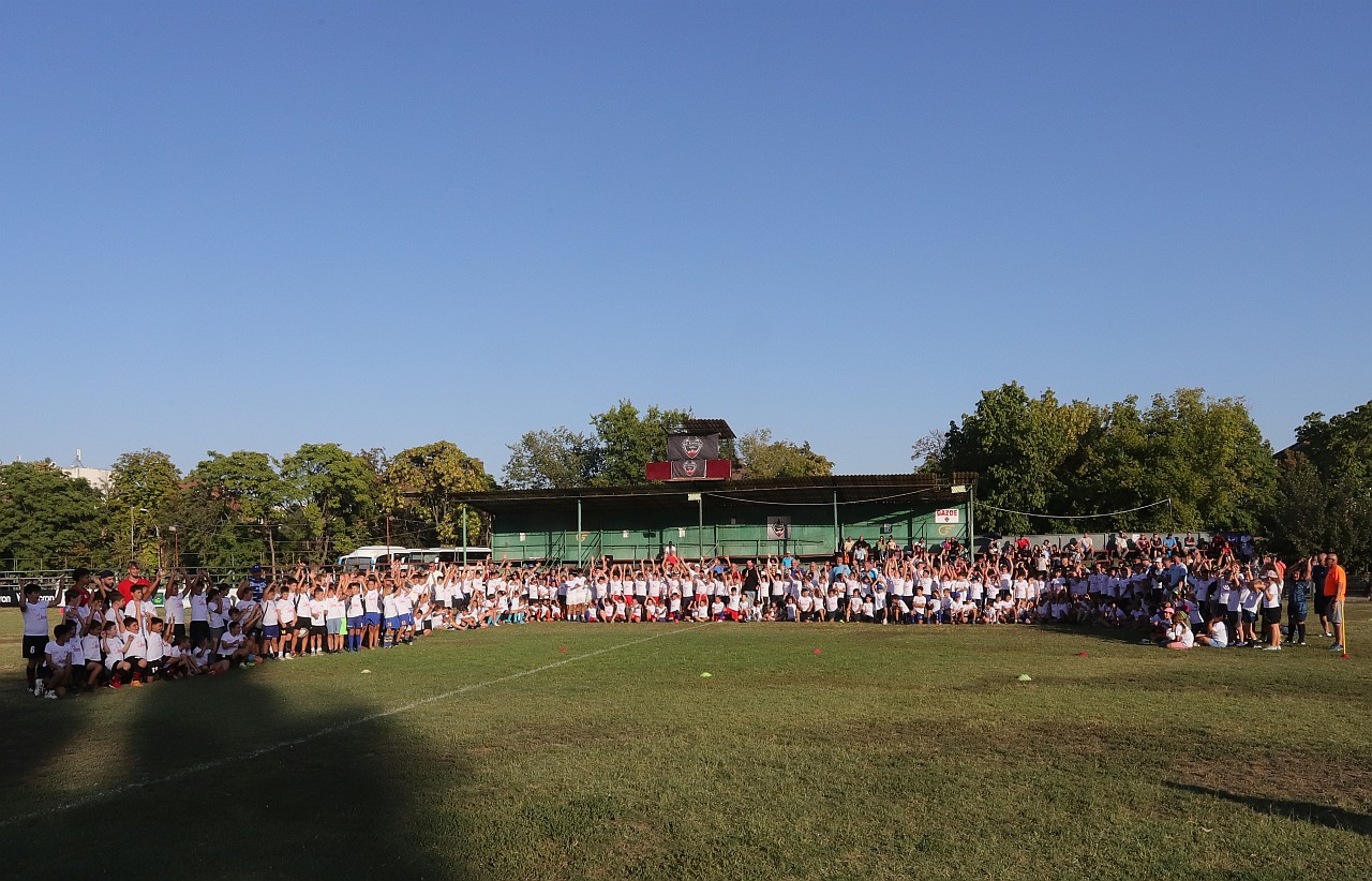 MINI RUGBY / TROFEUL LEGENDELOR: Șoimii București și ACS „Florin Popovici” Baia Mare s-au impus și la etapa bucureșteană 