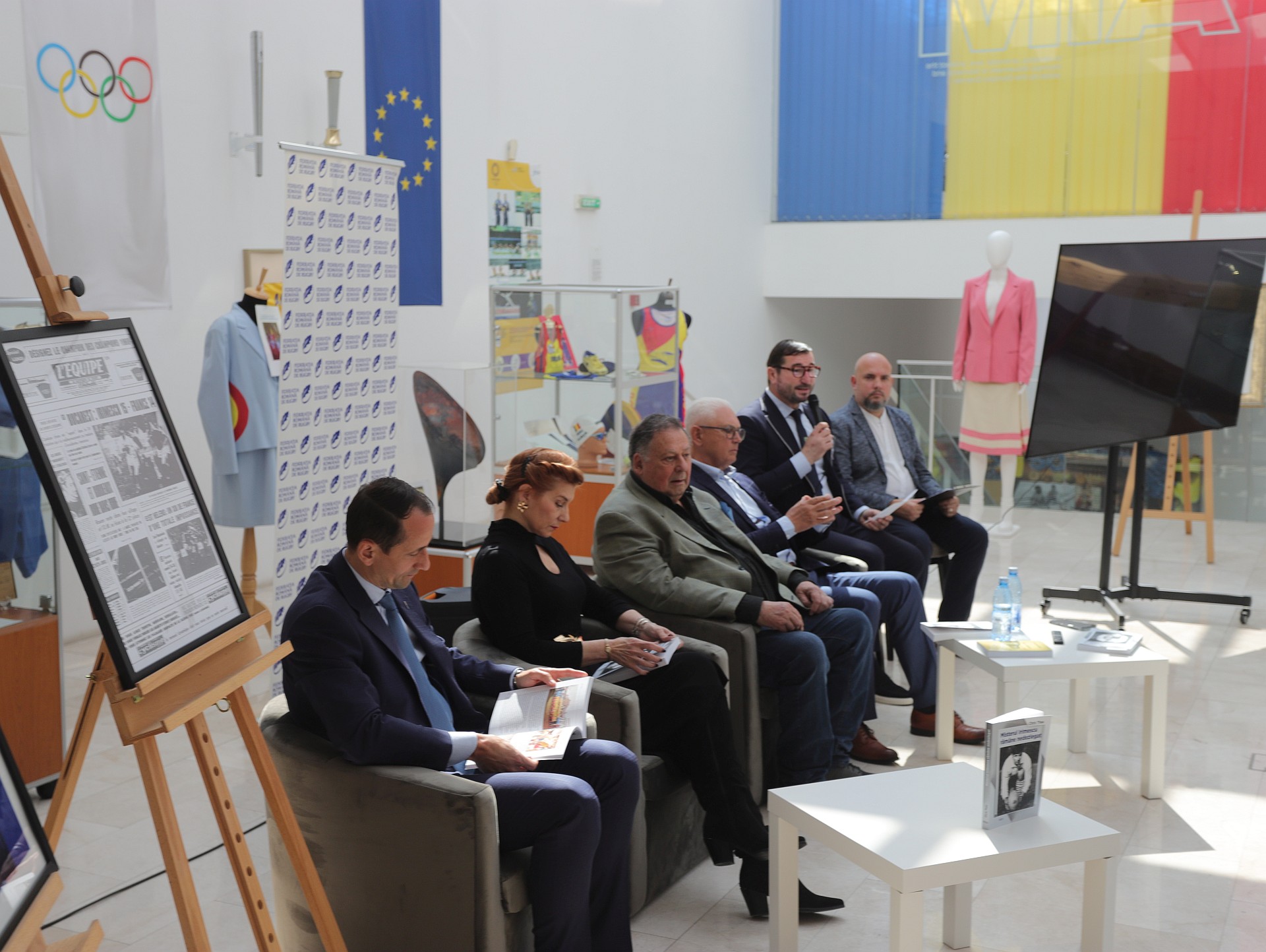 APARIȚIE EDITORIALĂ: Deși a plecat în „Lumea de dincolo”, profesorul Valeriu Irimescu i-a reunit pe oamenii „Micii Ovalii” / VIDEO 