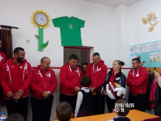 Timisorenii in vizita la o scoala generala