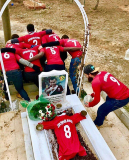 Gest superb in memoria camaradului