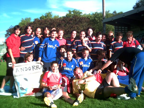 Bucurie maxima dupa cucerirea trofeului