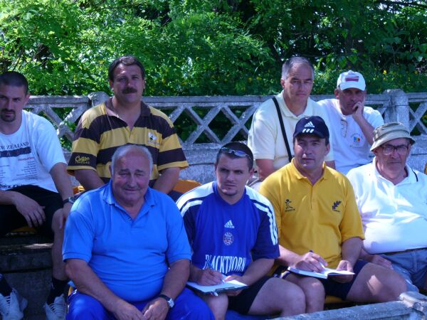 Atentie sporita in tribune