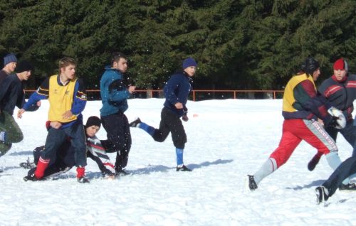 Rugby in Poiana, pe zapada