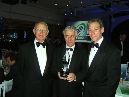 Viorel Morariu, Robert Antonin si premiul sau, alaturi de Mike Miller, secretarul general al IRB